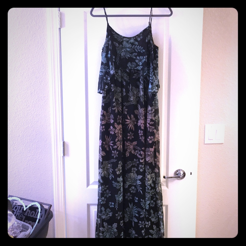 Small maternity Jessica Simpson maxi dress